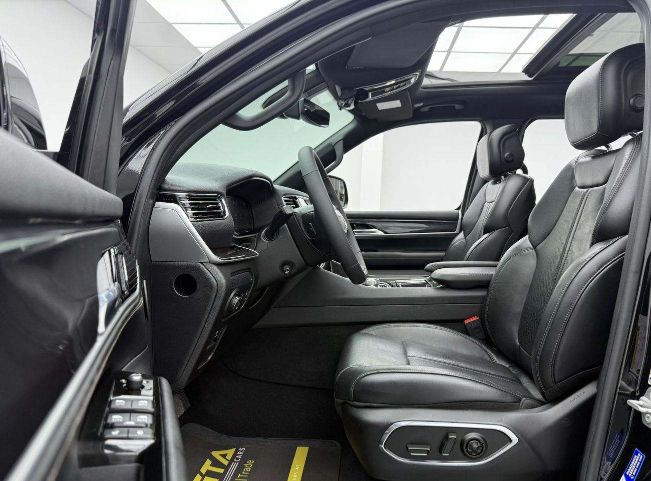 جيب واجونير 2022 Jeep Wagoneer Series II, 1 Year Warranty, Full Agency Service History, GCC