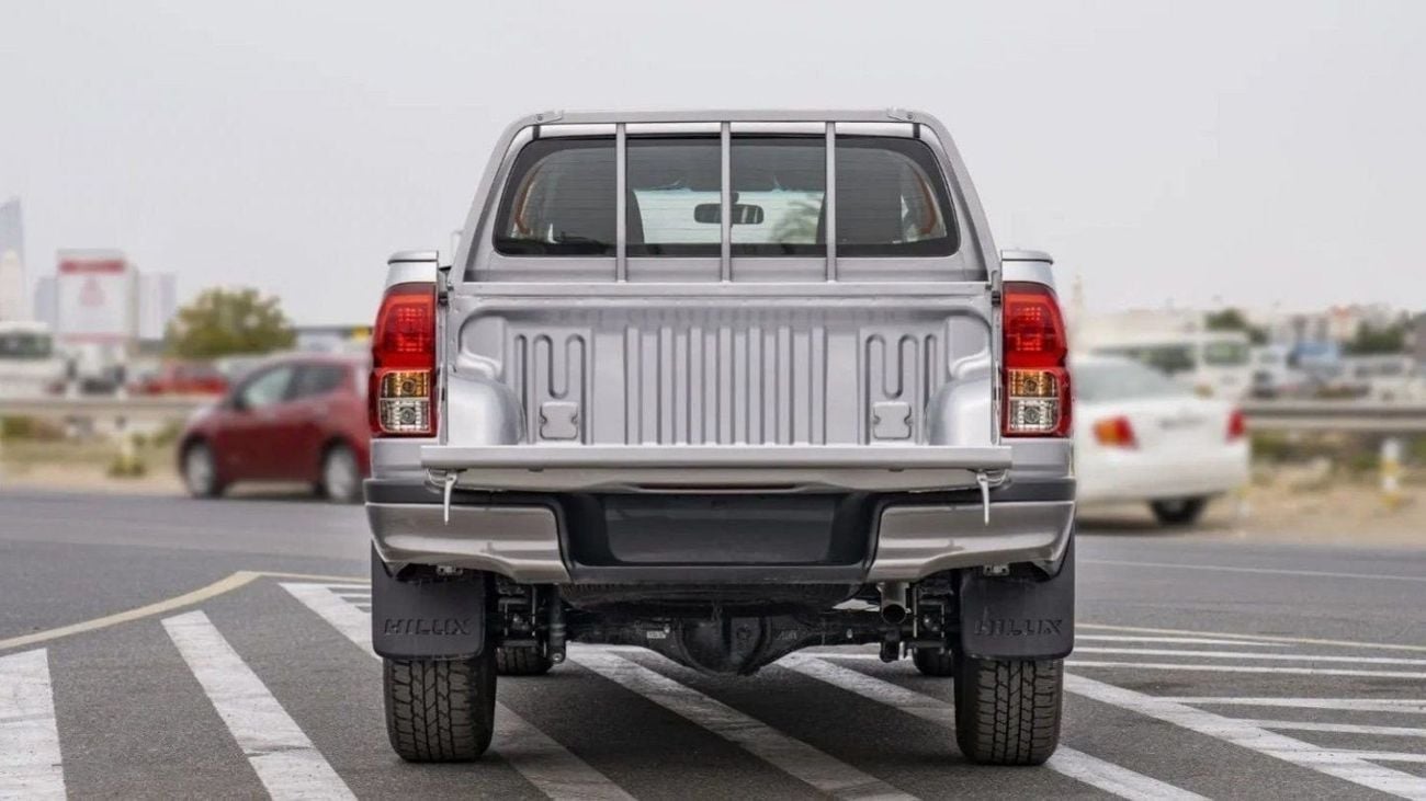 تويوتا هيلوكس Toyota hilux 2.4L diesel mid option p.w MY24 for export only