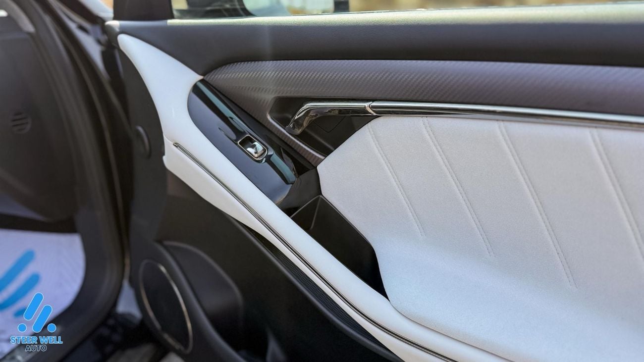 Voyah Free STD (NON GCC) 2024 AWD | Extended-Range 1357 KM | AWD | Long Distance |  E