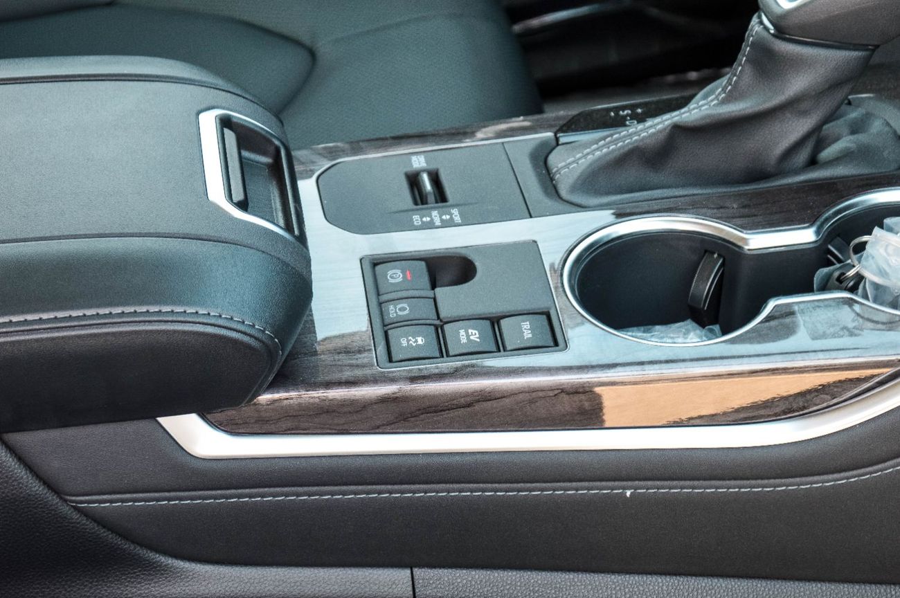 Toyota Highlander TOYOTA HIGHLANDER HYBRID LIMITED 2.5L AWD SUV 2025