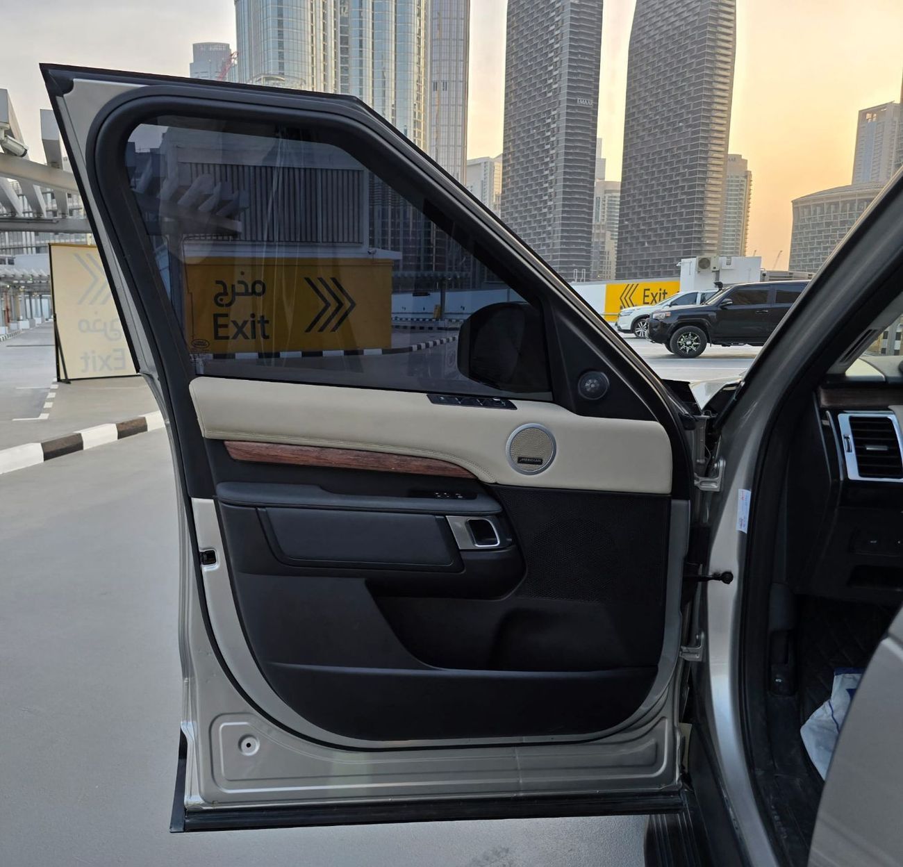 Land Rover Discovery Land Rover Discovery 5 special London Edition 2017 package R-Dynamic HSE 3.0L