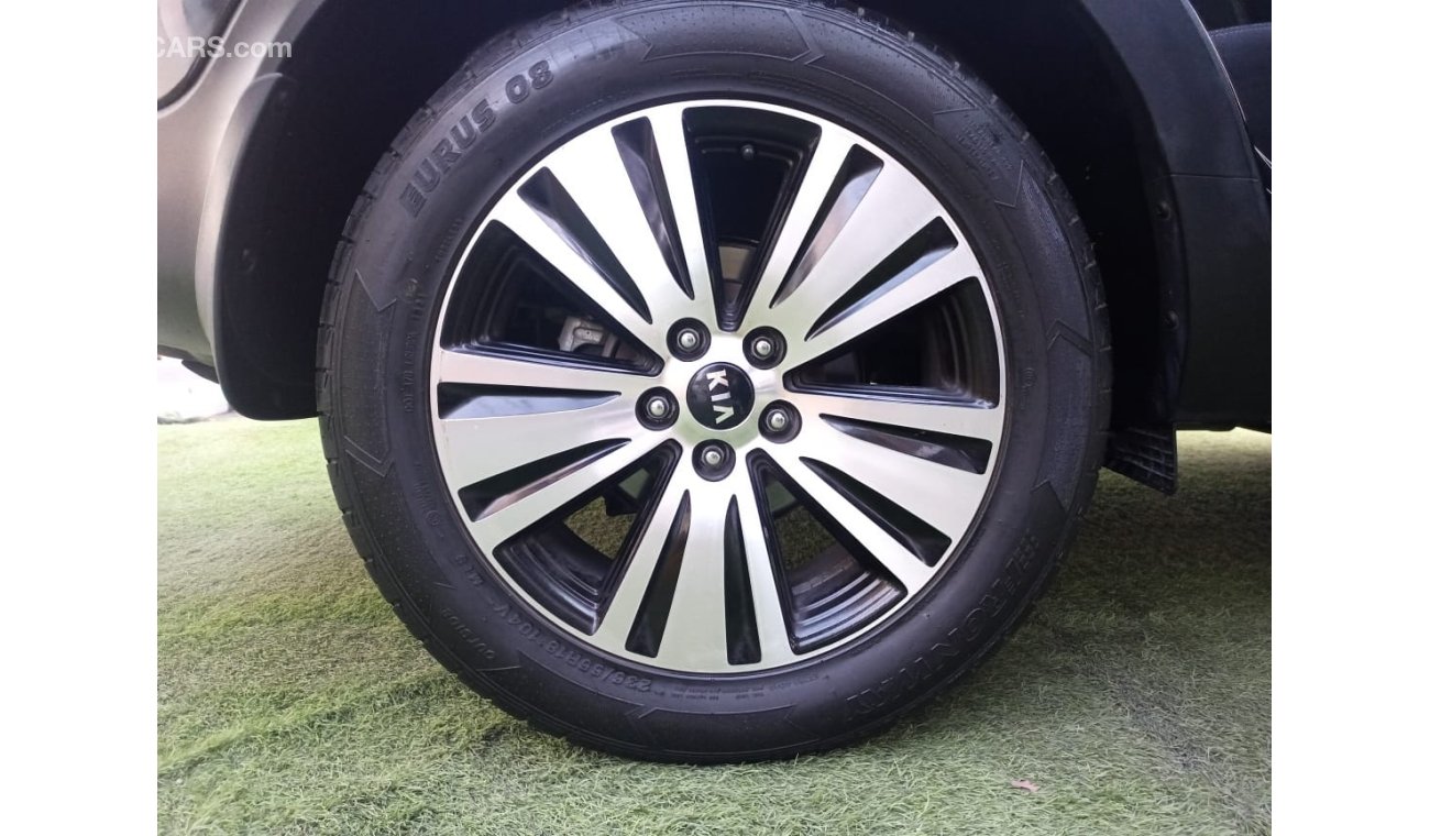 Kia Sportage Gulf model 2016 cruise control, FM radio wheels, rear spoiler, in excellent condition