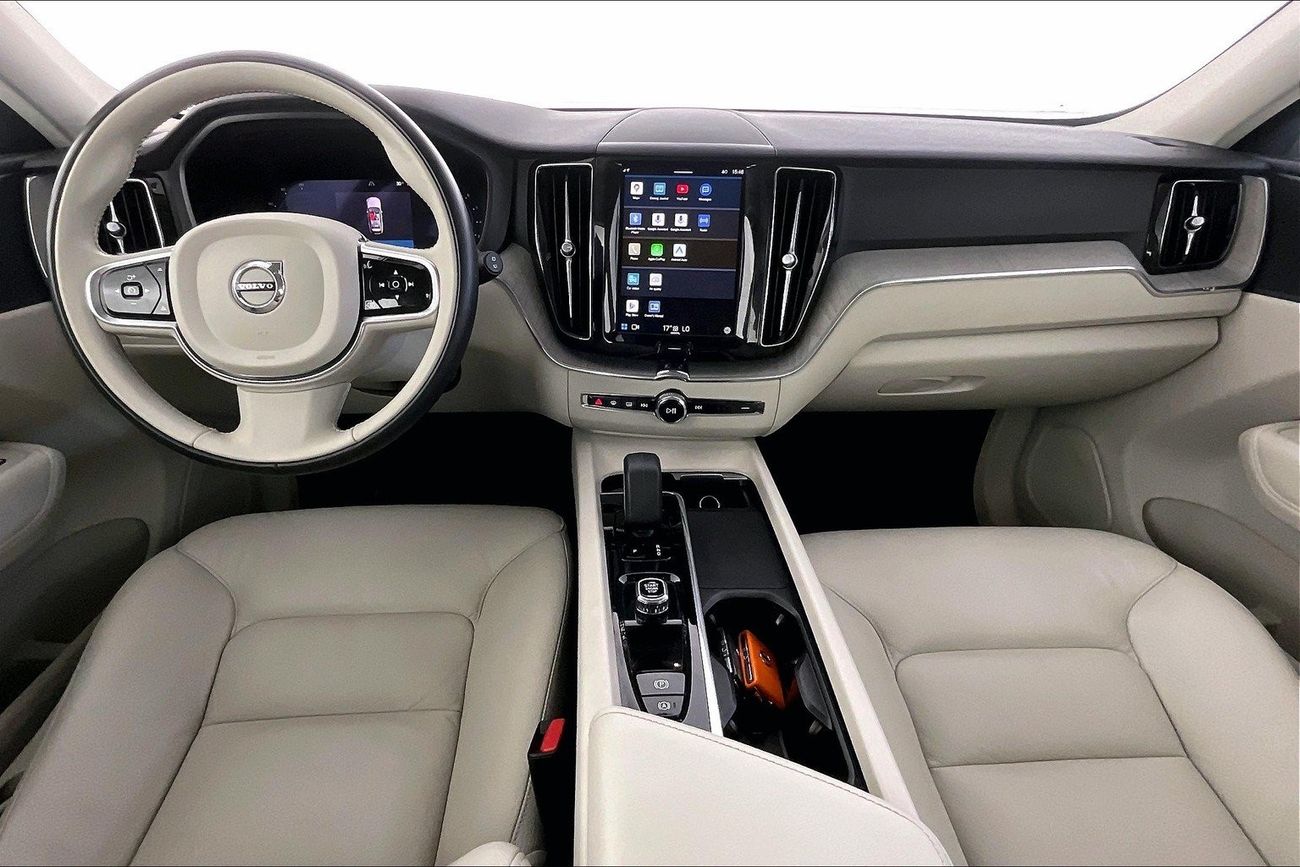 Volvo XC40 T4 Momentum | Guaranteed Warranty | 0 Down Payment