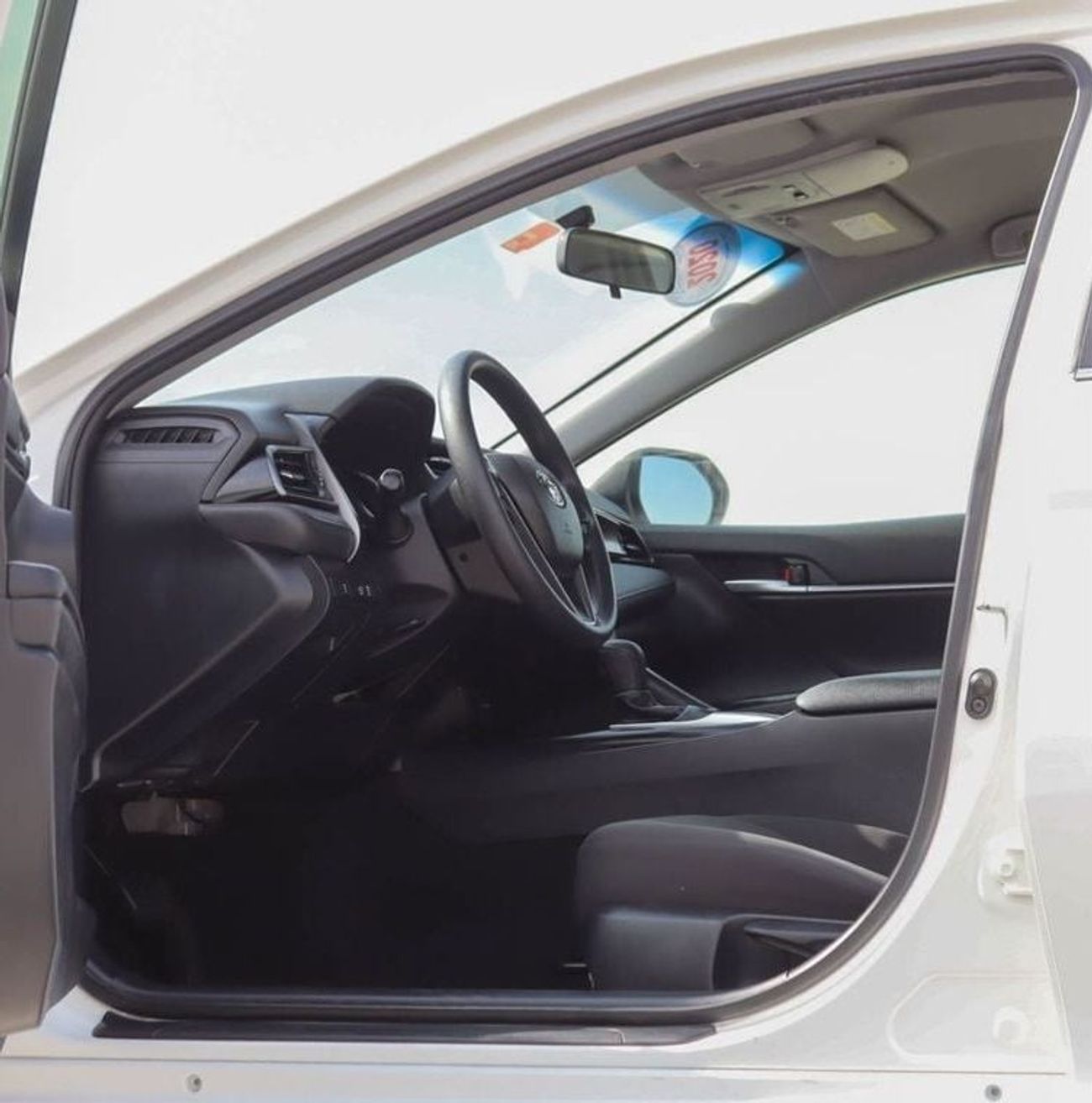 Toyota Camry LE 2.5L (176 HP) Toyota Camry 2020 GCC  Hybrid, original paint without accident, in excellent condit