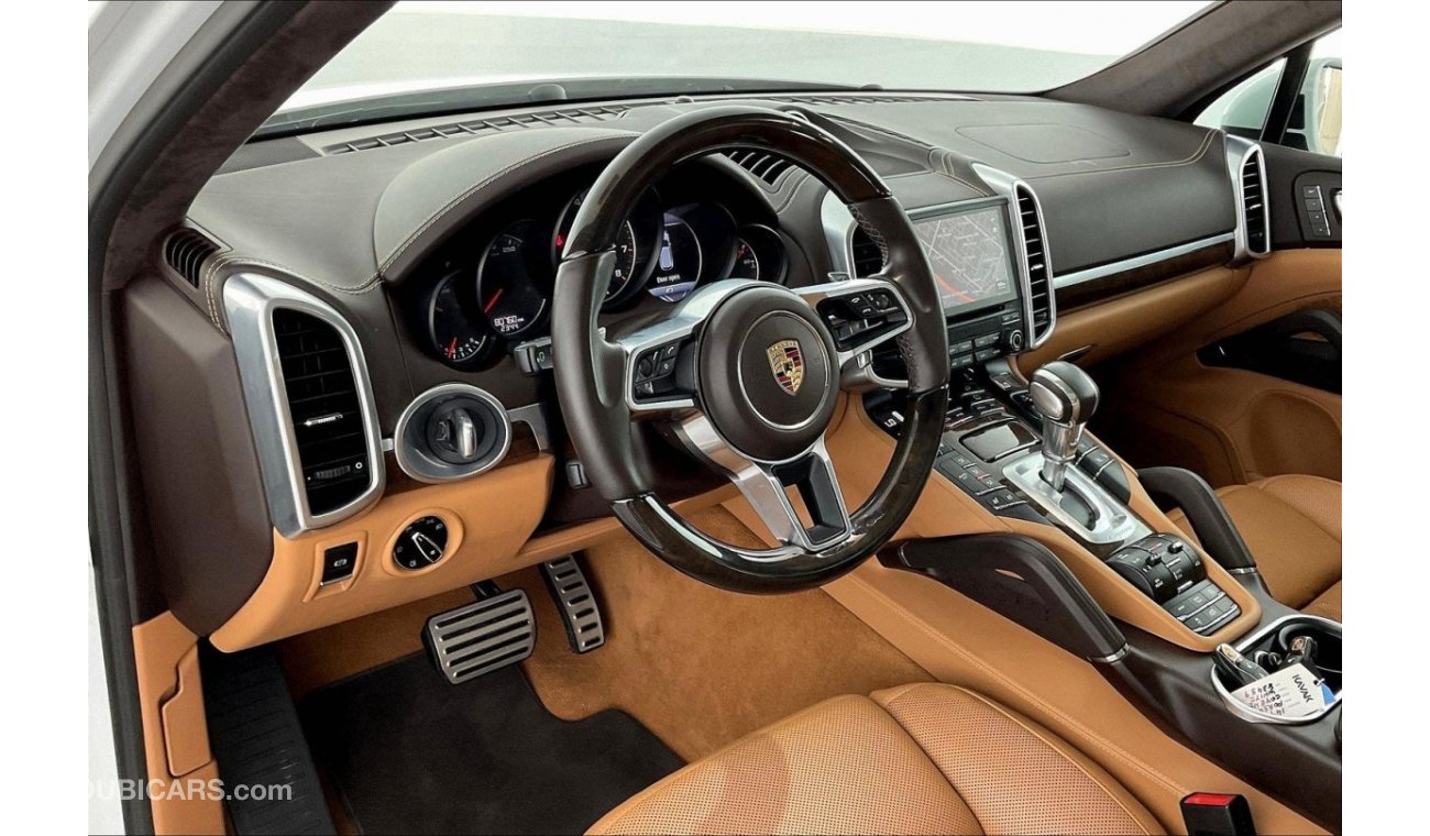 Used Porsche Cayenne GTS GTS 2017 for sale in Dubai 620048