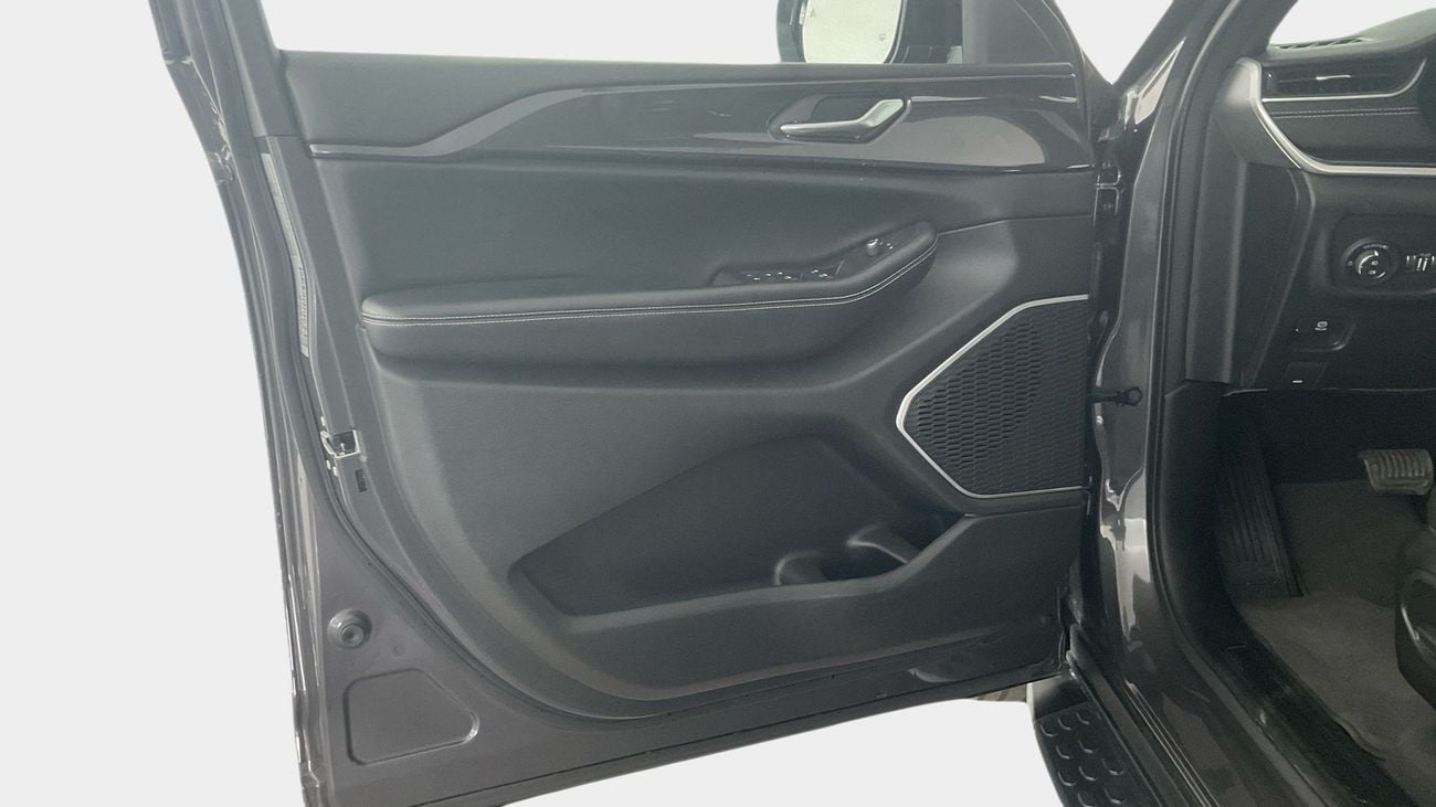 Jeep Cherokee Altitude | upto AED 20,000 Ramadan Discount | Guaranteed Warranty | 0 Down Payment