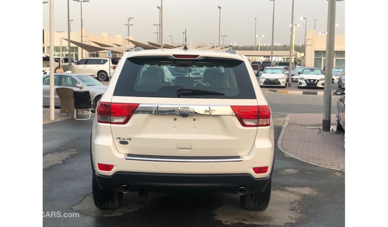 Jeep Grand Cherokee Jeep grand chorque model 2012 GCC car prefect condition full option low mileage panoramic roof leato