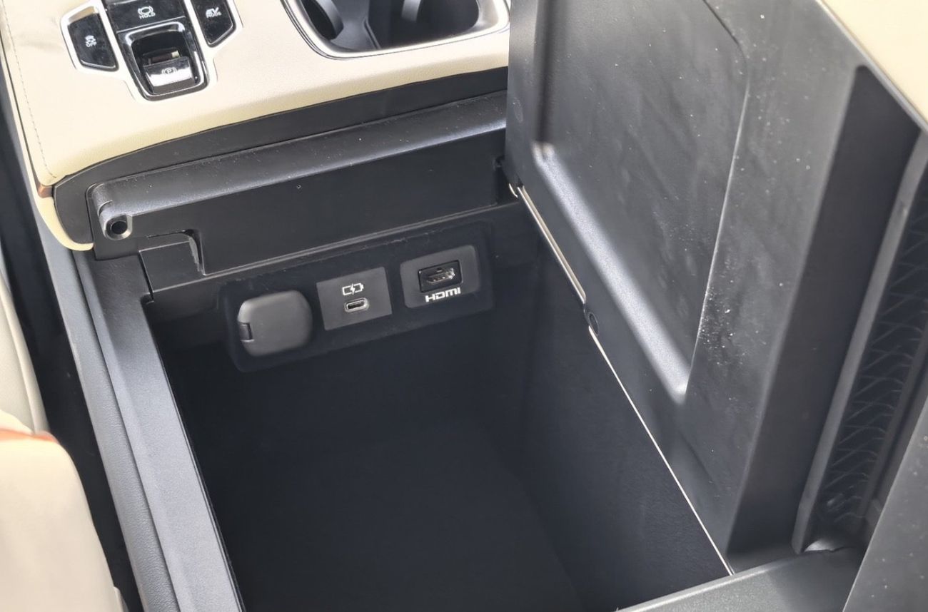 Lexus LM 350h 2025 LEXUS LM350h 2.5L HYBRID FULL OPTION