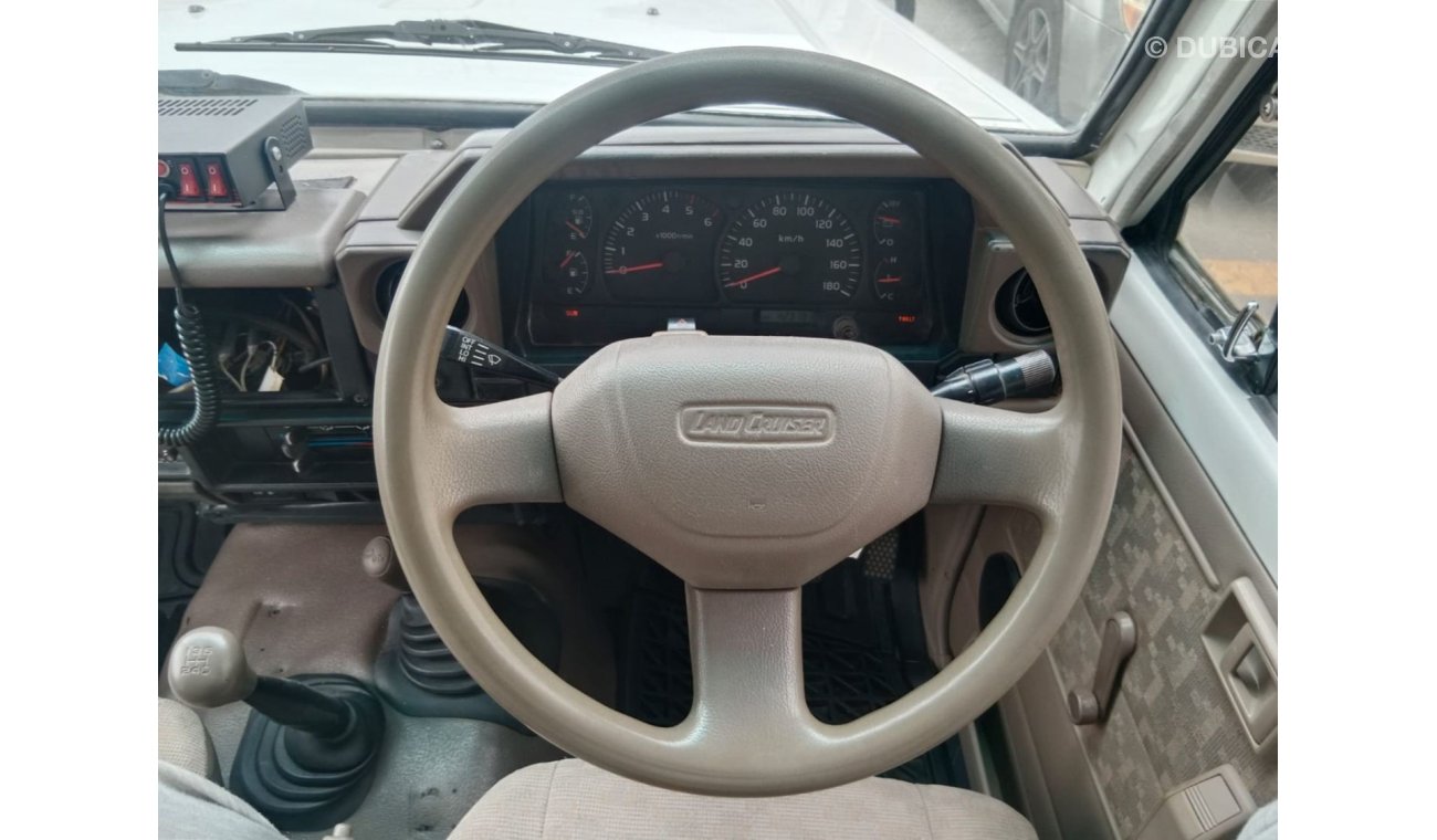 Toyota Land Cruiser 70 TOYOTA LAND CRUISER AMBULANCE RIGHT HAND DRIVE (PM1507)