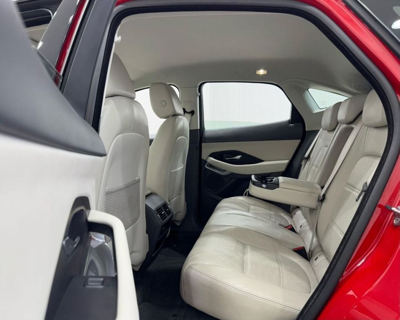 جاكوار E Pace SE P200 2.0L 2019 Jaguar E Pace P200, One Year Unlimited Km Warranty, Full Service History, GCC