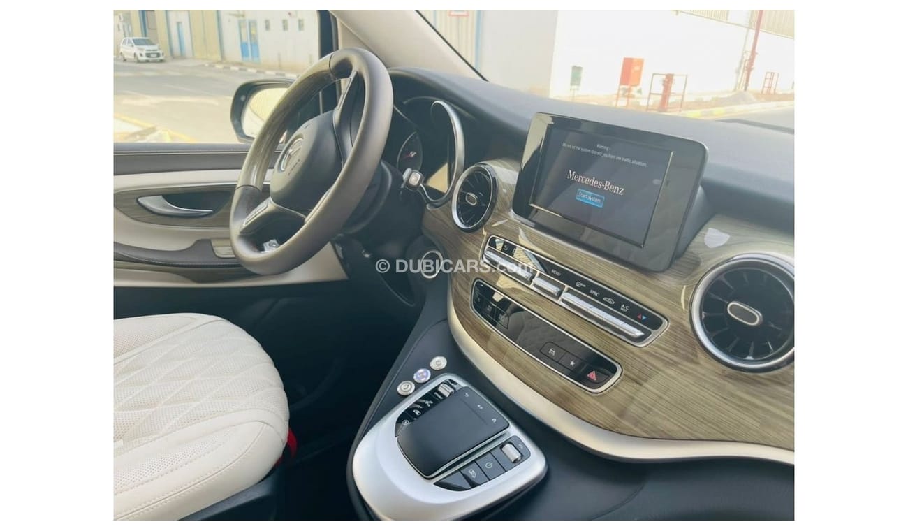 مرسيدس بنز V 250 الفئة V برابوس مع مقصورة VIP كاملة
