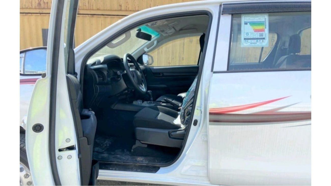 تويوتا هيلوكس 2024 TOYOTA HILUX 2.7L BASICA GASOLINA A/T