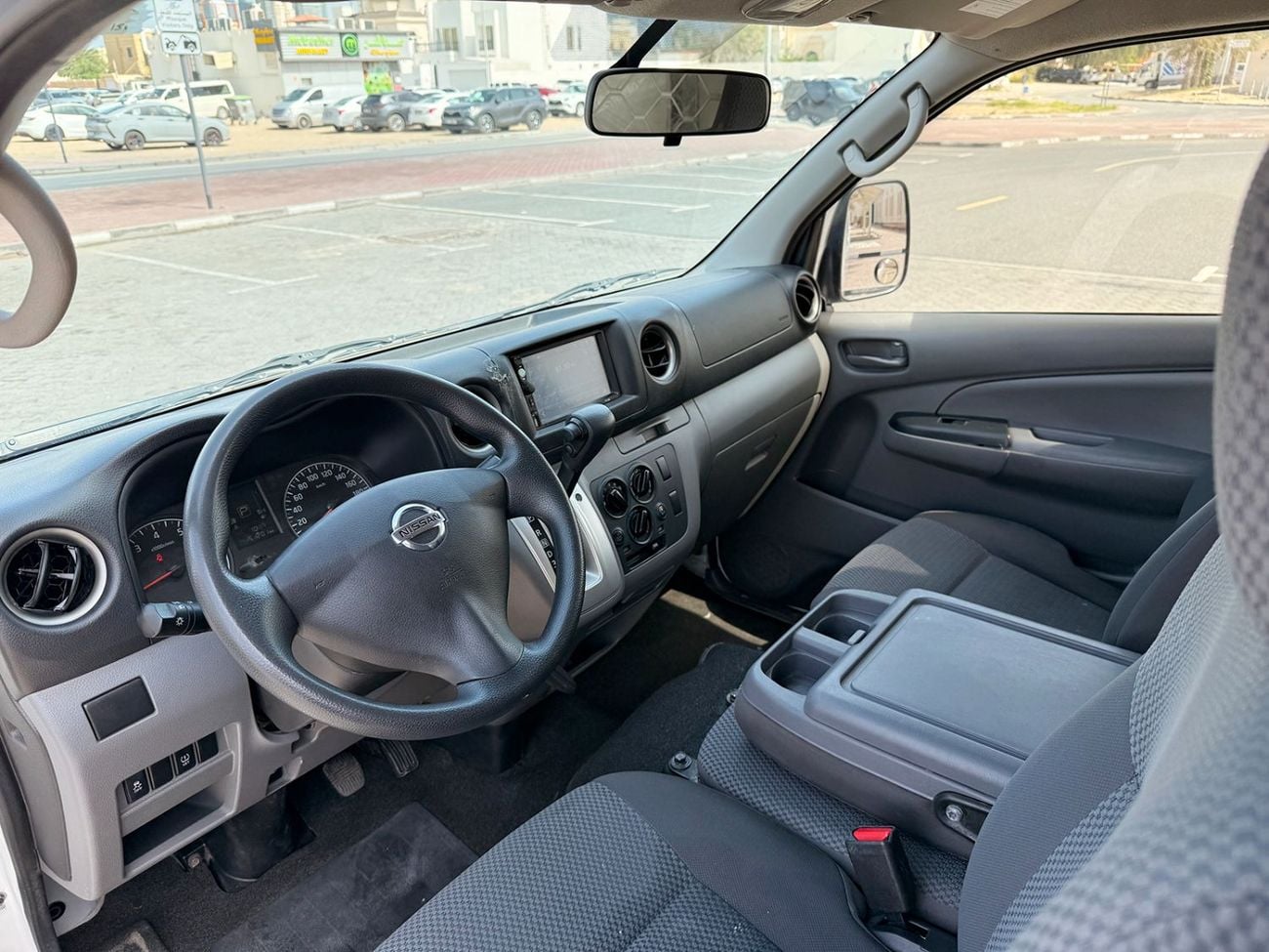 نيسان أورفان Panel Van Std 2.5L A/T (3 Seater) Petrol (4 Door)