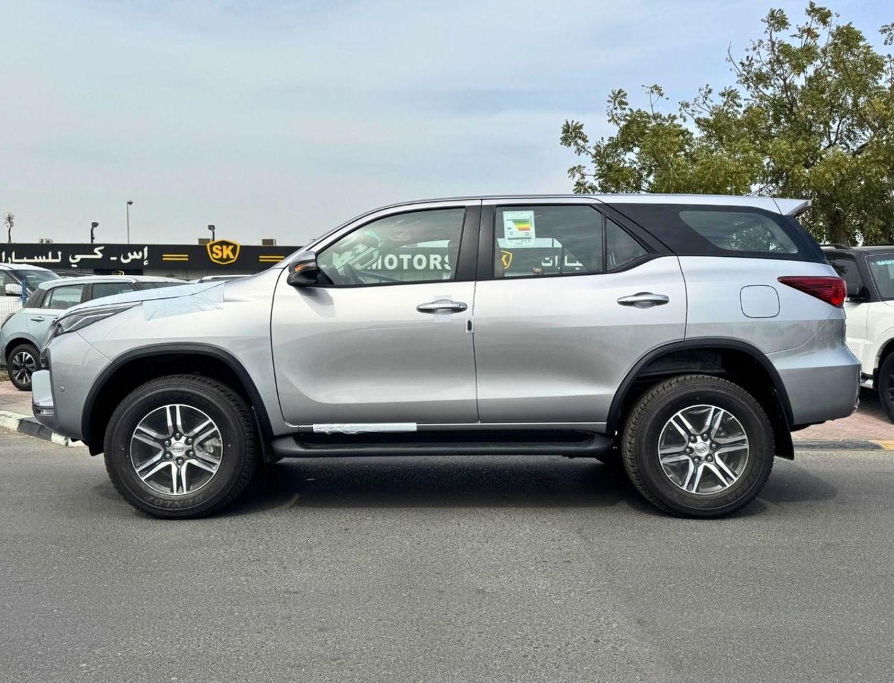 Toyota Fortuner EXR TOYOTA FORTUNER EXR || 2.7L PETROL V4 / FABRIC SEATS / MANUAL AC (CODE # FPMB)