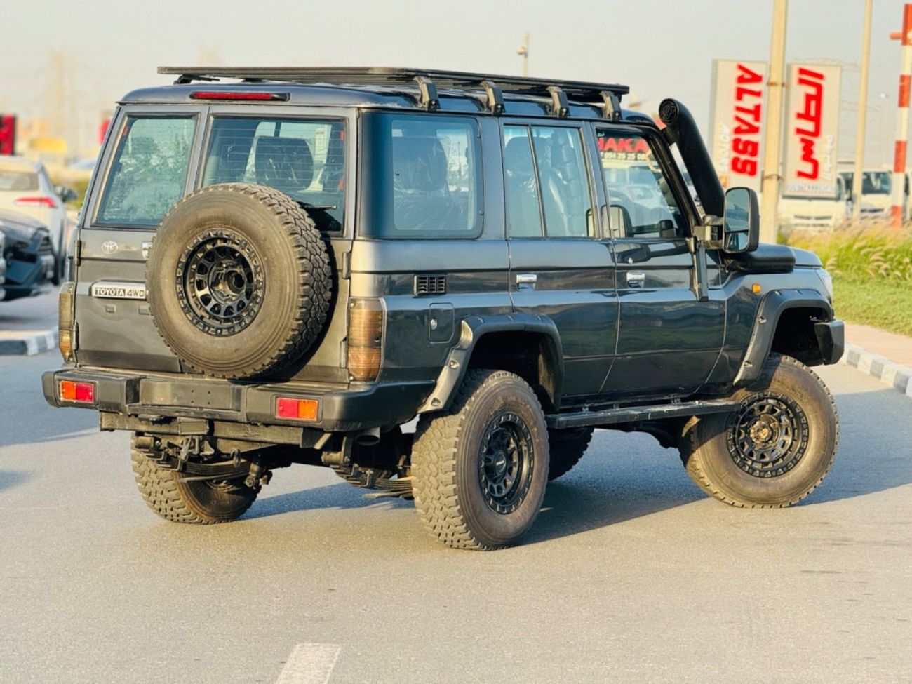 تويوتا لاند كروزر 70 Toyota Land Cruiser hardtop 5 door