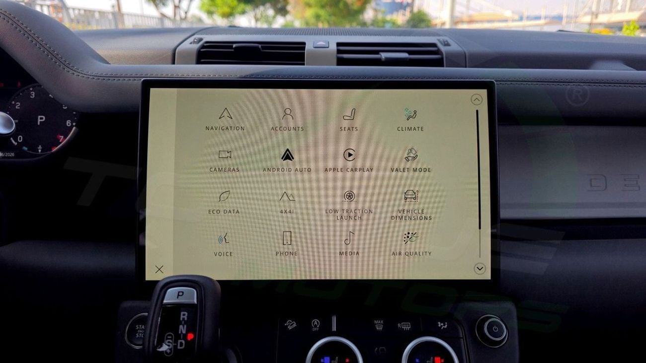 لاند روفر ديفندر 110 ( Only For Export ) X-Dynamic SE P300 AWD GCC 2026 BRAND NEW