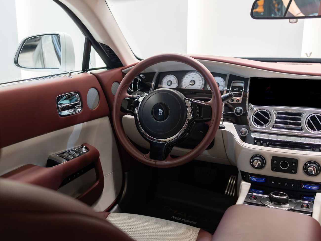 Rolls-Royce Wraith - TWIN-TURBO V12 | SIGNATURE COACH-STYLE DOORS | 4 SEATERS | LOW MILEAGE | GCC | PERFECT CONDITION