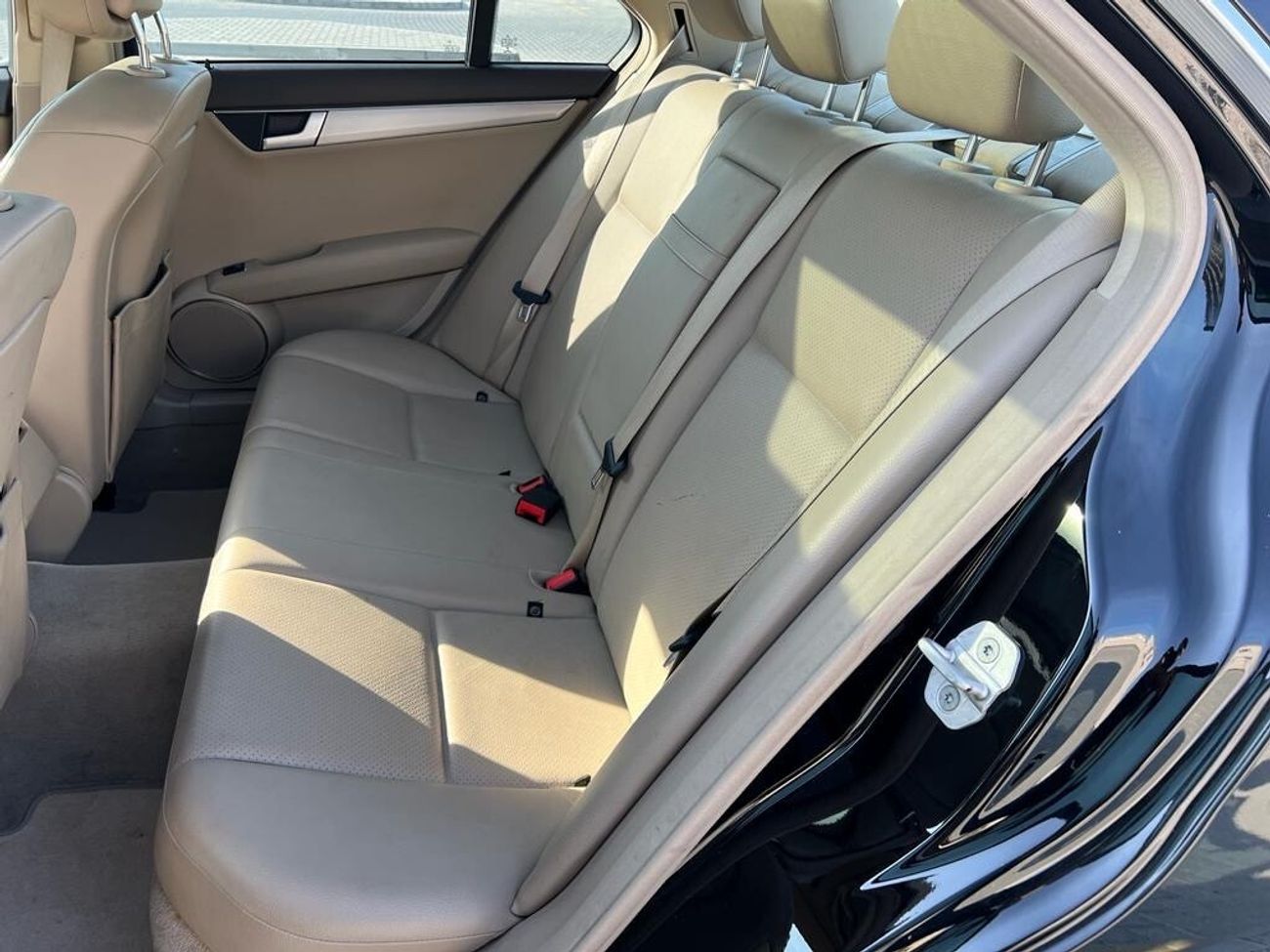 Mercedes-Benz C 200 WDDGF4JB2EG246458