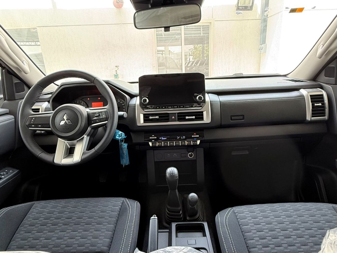 ميتسوبيشي L200 2025 MITSUBISHI L200 PETROL  FULL OPTION **EXPORT ONLY**التصدير فقط خارج الخليج***