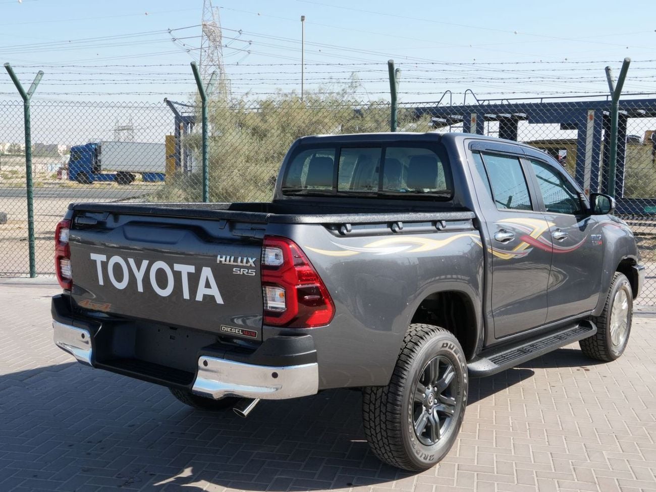 تويوتا هيلوكس 2026 TOYOTA HILUX SR 5 D/CAB 2.8L P/UP 4X4 DIESEL A/T FULL GCC BRAND NEW 0KM