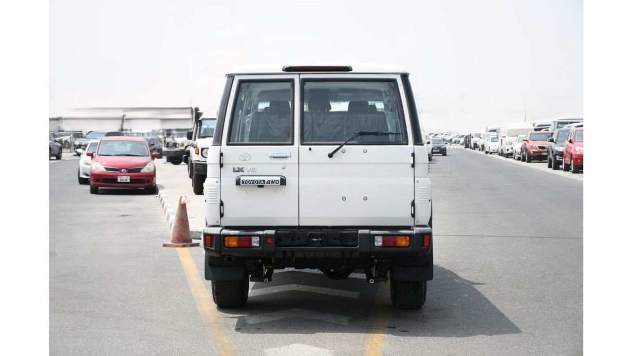 تويوتا لاند كروزر 70 LX 4.0L V6 Petrol Automatic