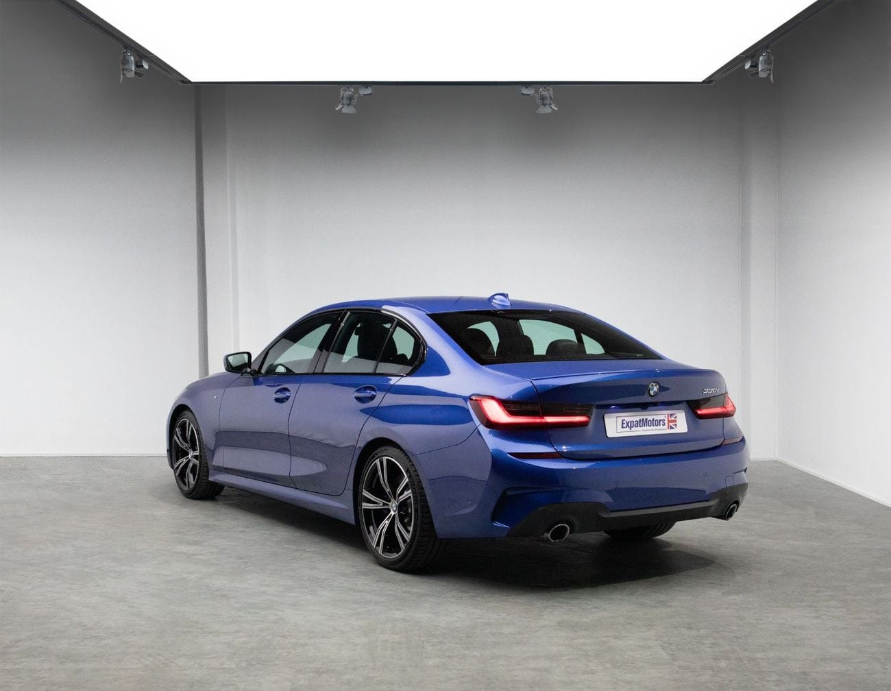 بي أم دبليو 330i M SPORT