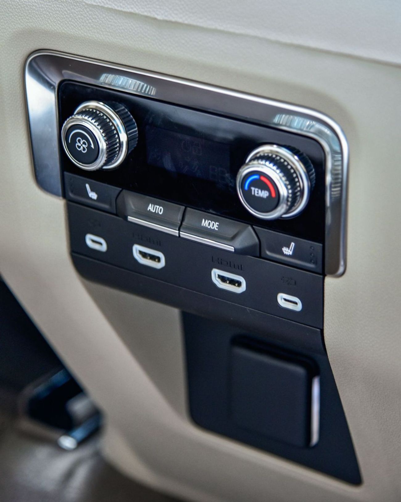 جي أم سي يوكون 6.2 V8 Denali (AWD)