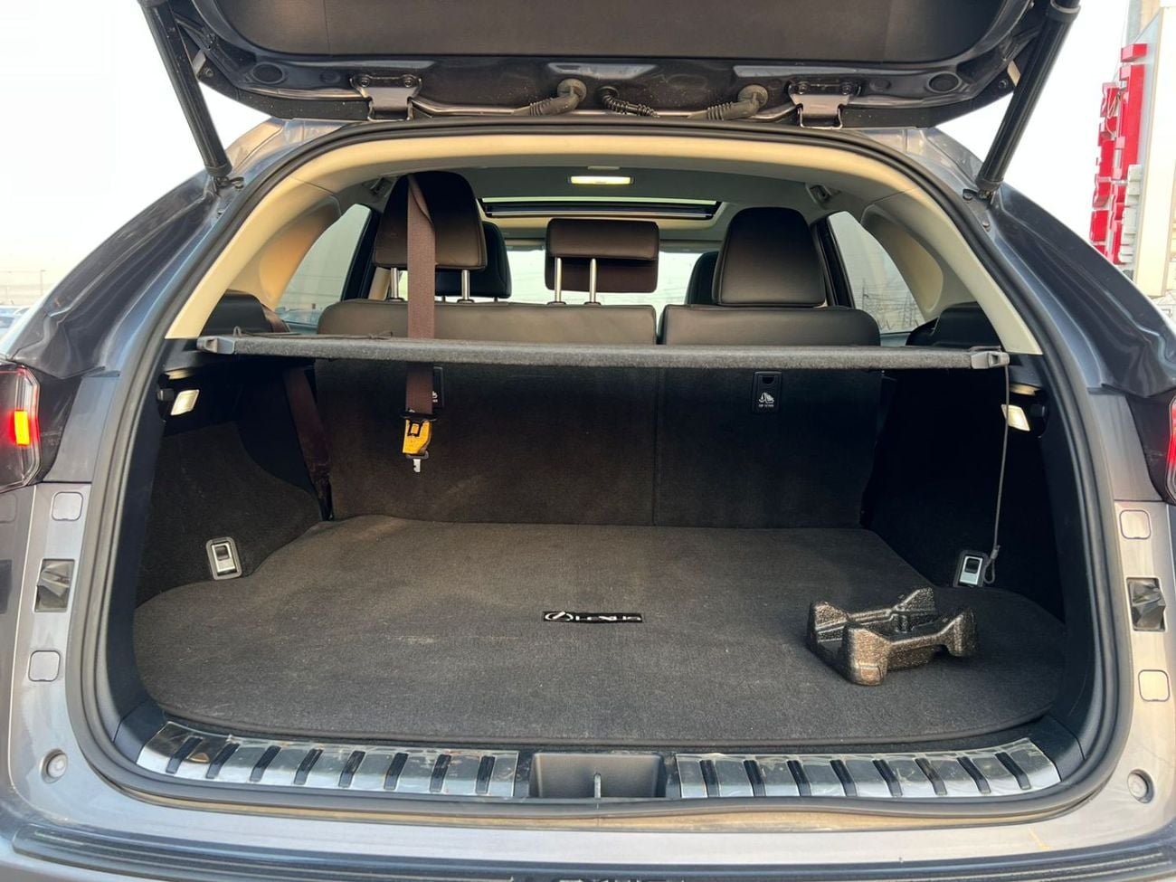 لكزس NX 300 2019 Lexus NX 300h Hybrid  Full Option - 2.5L V4 - Rear Camera & Sensor - Sunroof - Leather Seat