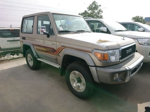 Toyota Land Cruiser 71 4.0L SHORT WHEEL BASE