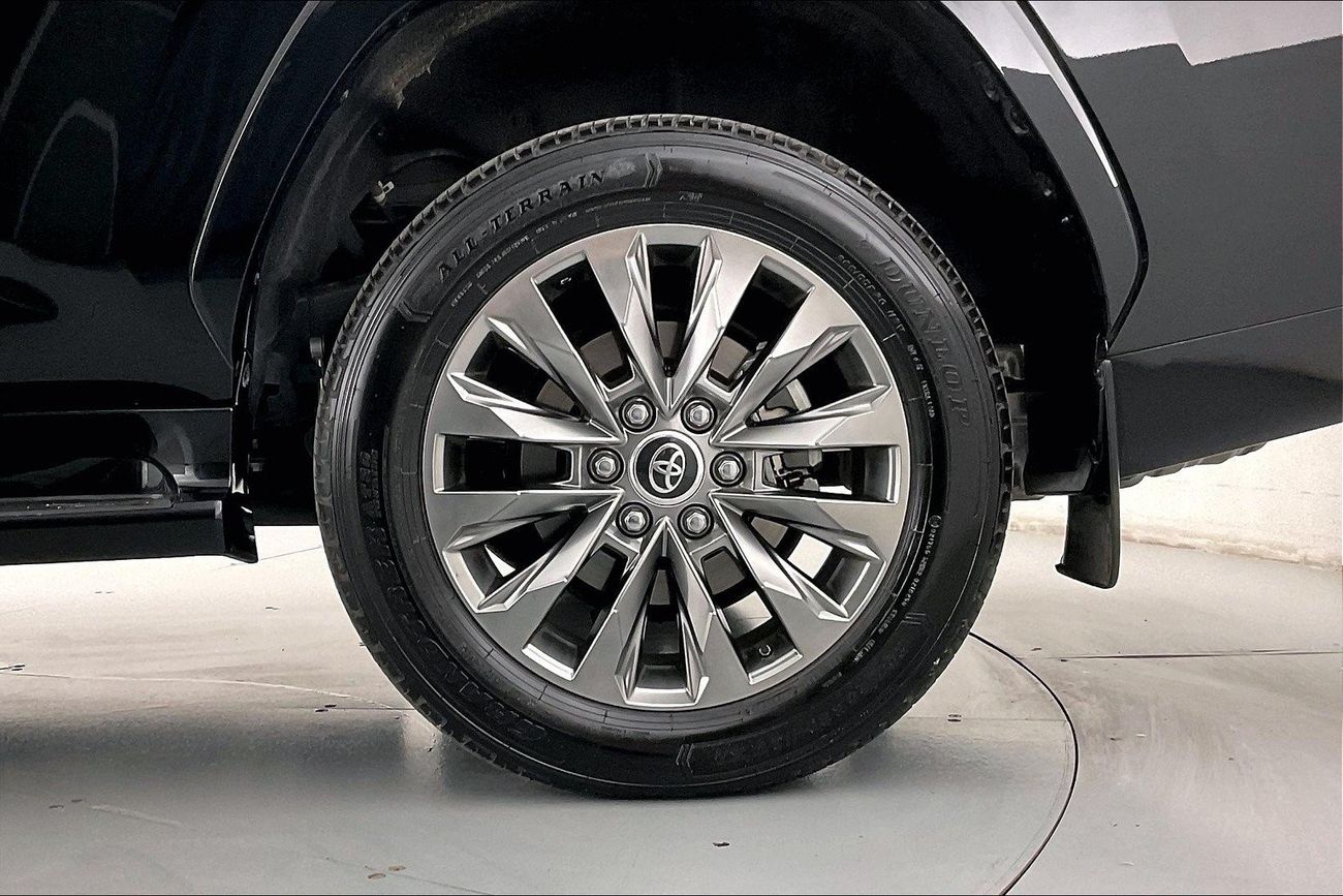 تويوتا لاند كروزر VXR | سنة ضمان مجانية | 0 دفعة أولى | سياسة الإعادة بعد 7 أيام