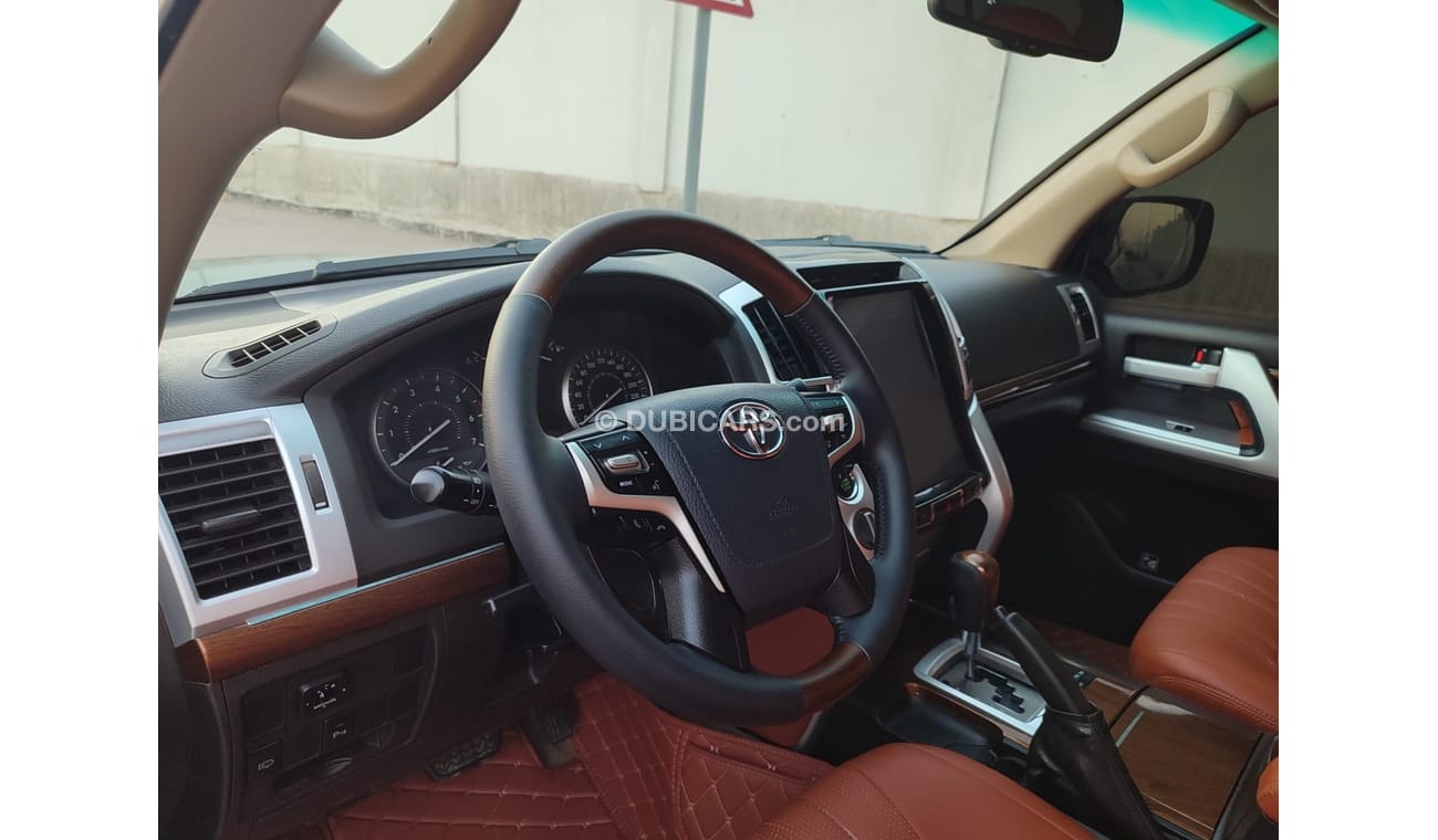 تويوتا لاند كروزر لاندكروزر 2008 محول 2021