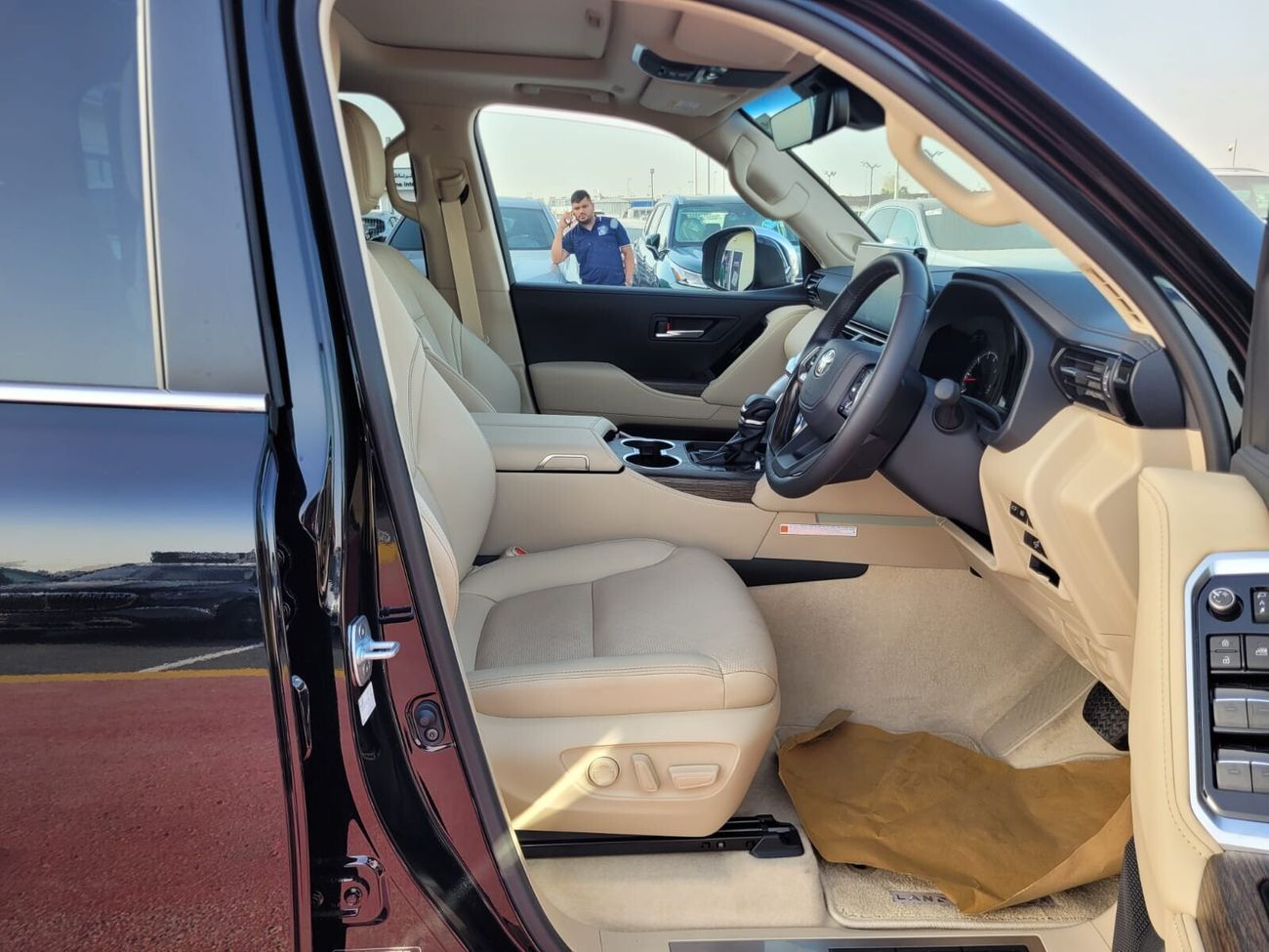 Toyota Land Cruiser RHD - 3.3 DSL - SAHARA - 7 STR - MY 2025 - BLK_BEIG (FOR EXPORT ONLY)