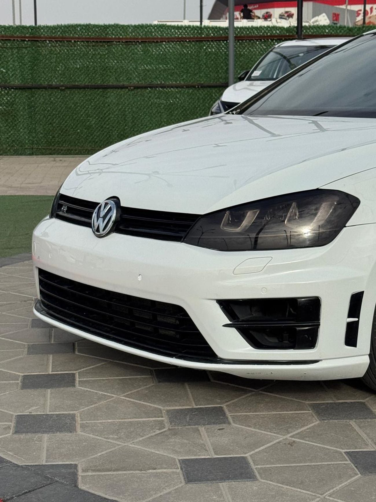 Volkswagen Golf R 