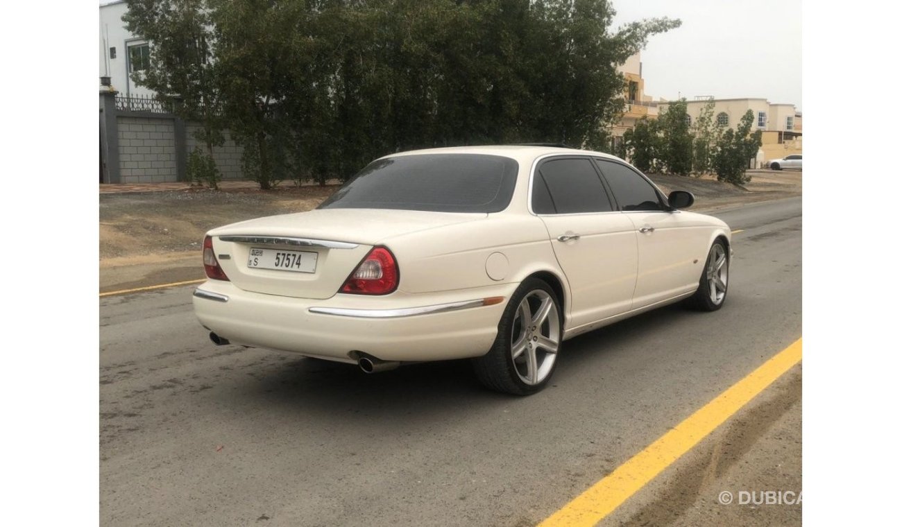 Jaguar XJ 2007 model gulf 8 cylinder cattle 193,000 km