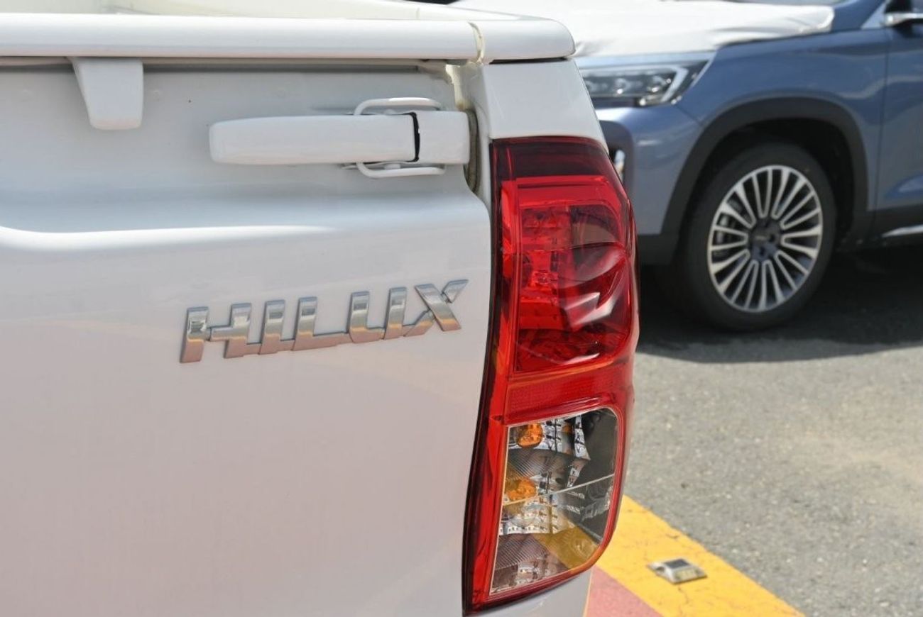 Toyota Hilux Toyota Hilux 2.4L Diesel Manual, 4WD Color White Model 2023