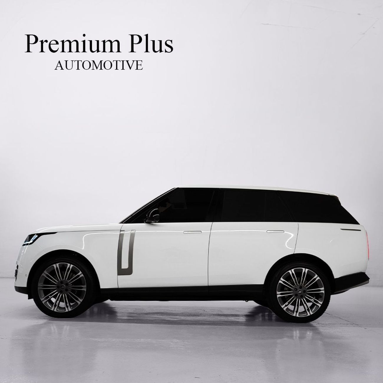 Land Rover Range Rover HSE P530 4.4L 2023 Range Rover Vogue, 2027 Range Rover Warranty, Excellent Condition, GCC