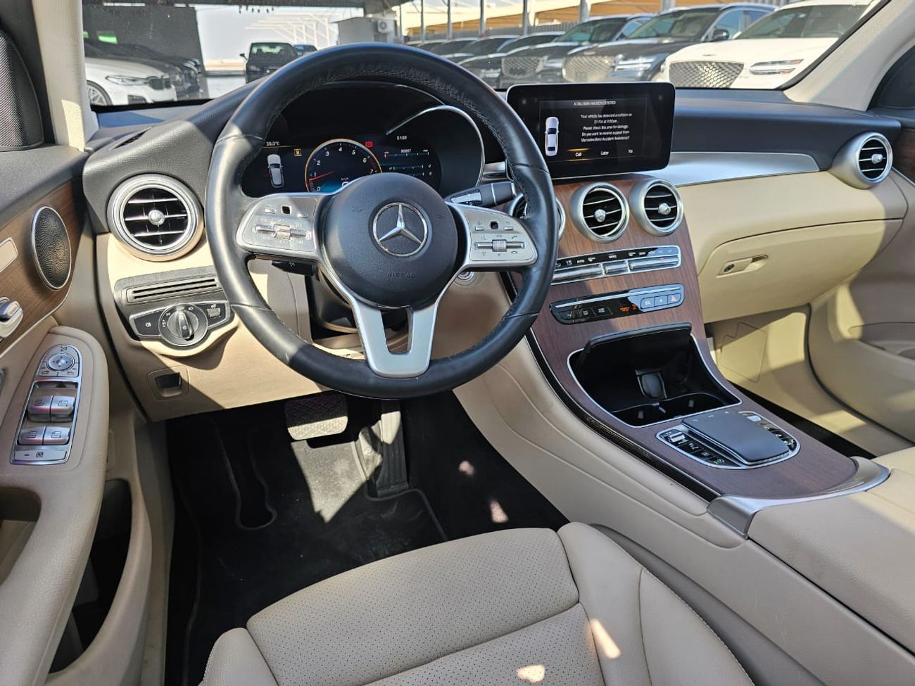 مرسيدس بنز GLC 300 4MATIC 2.0L