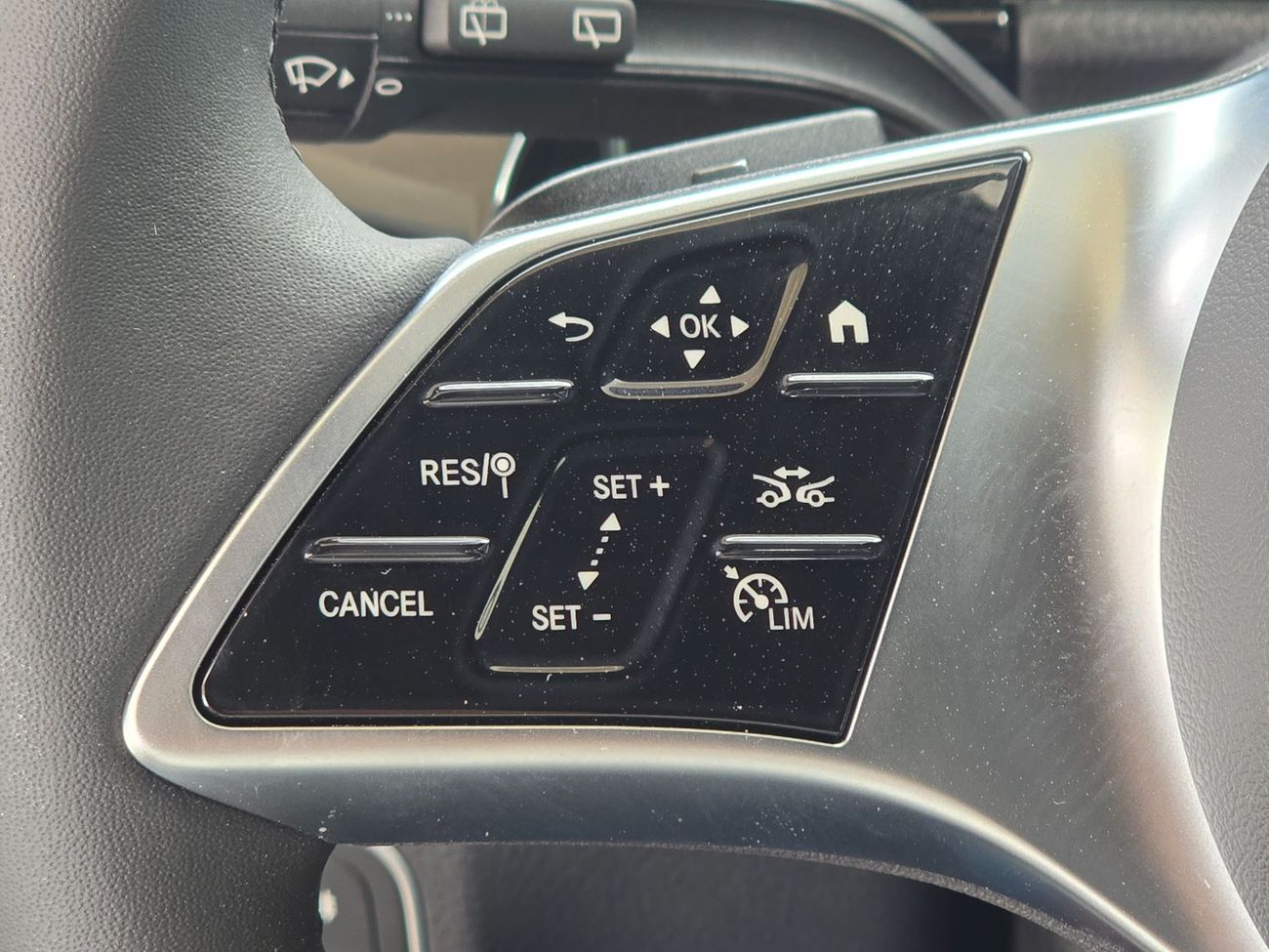 Mercedes-Benz GLA 200 MERCEDES BENZ GLA200 1.3L TURBO FULL OPTION MODEL 2025