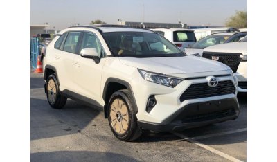 Toyota RAV4 XLE Toyota RAV4 2.0L 4x4 white 2022