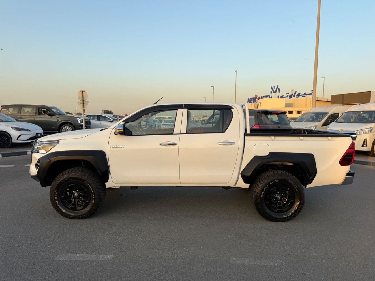 تويوتا هيلوكس DLS 2.4L