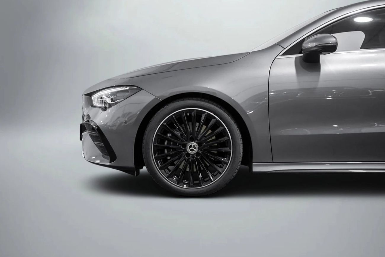 Mercedes-Benz CLA 200 Premium 2.0L Premium 1.3L