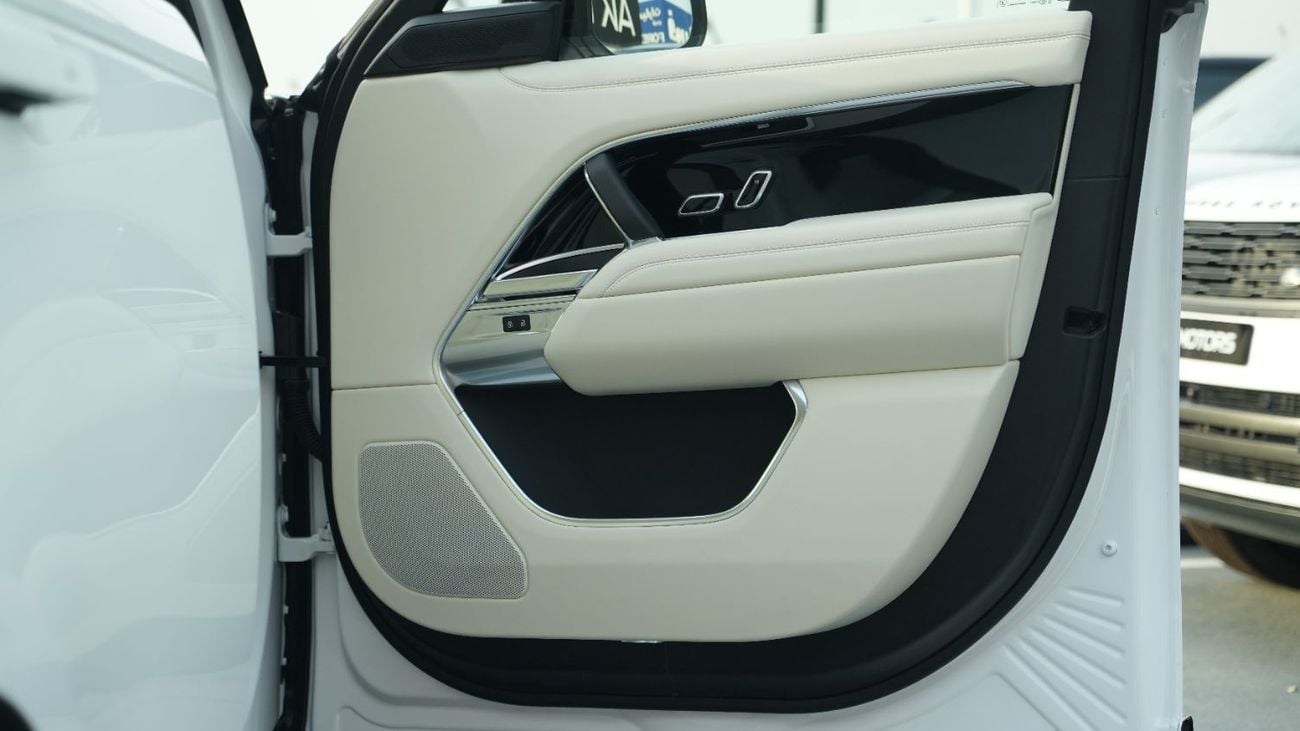 Land Rover Range Rover HSE P400 3.0L V6 White 2026 MY Export Only