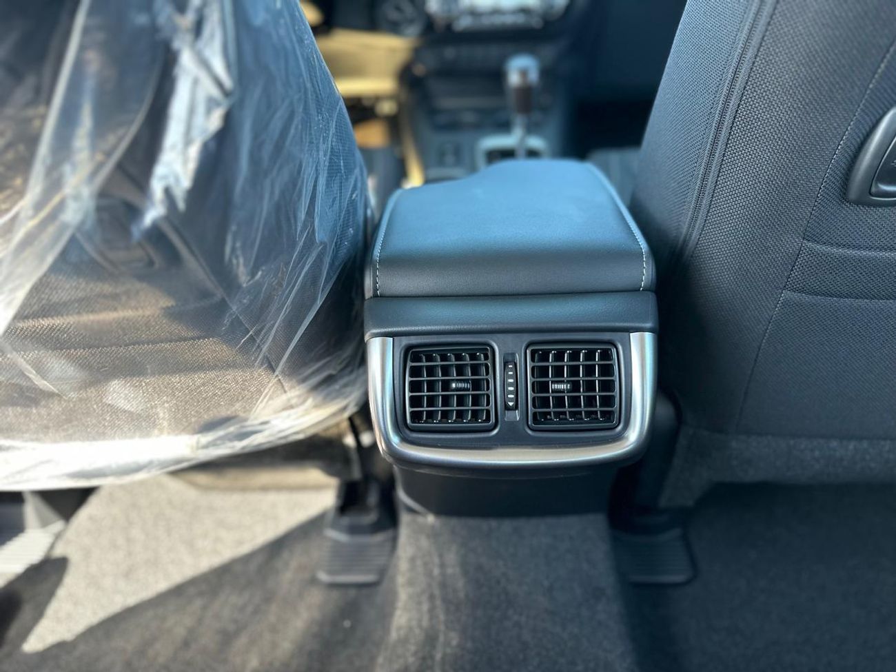 Toyota Hilux Toyota Hilux 2.7L A/T Full Option, Push Start, BSM, Black Color 2025/2025