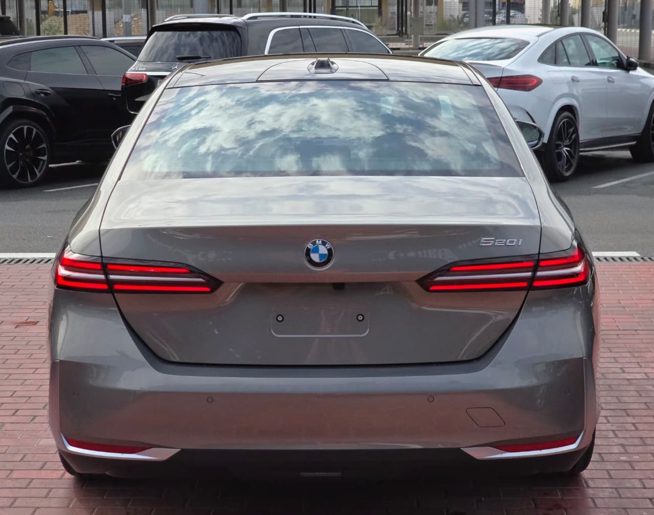 بي أم دبليو 520i Under Warranty and Service 2026 GCC