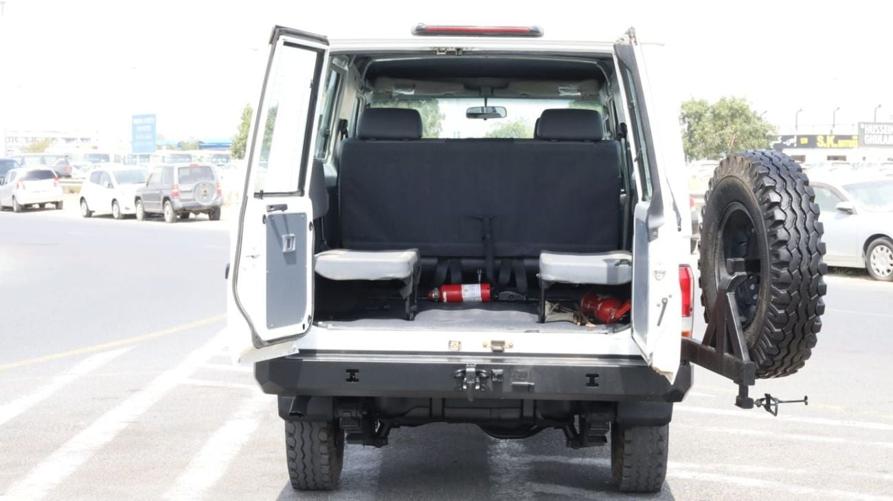 تويوتا لاند كروزر Toyota Landcruiser LC78.  2018 RHD diesel engine