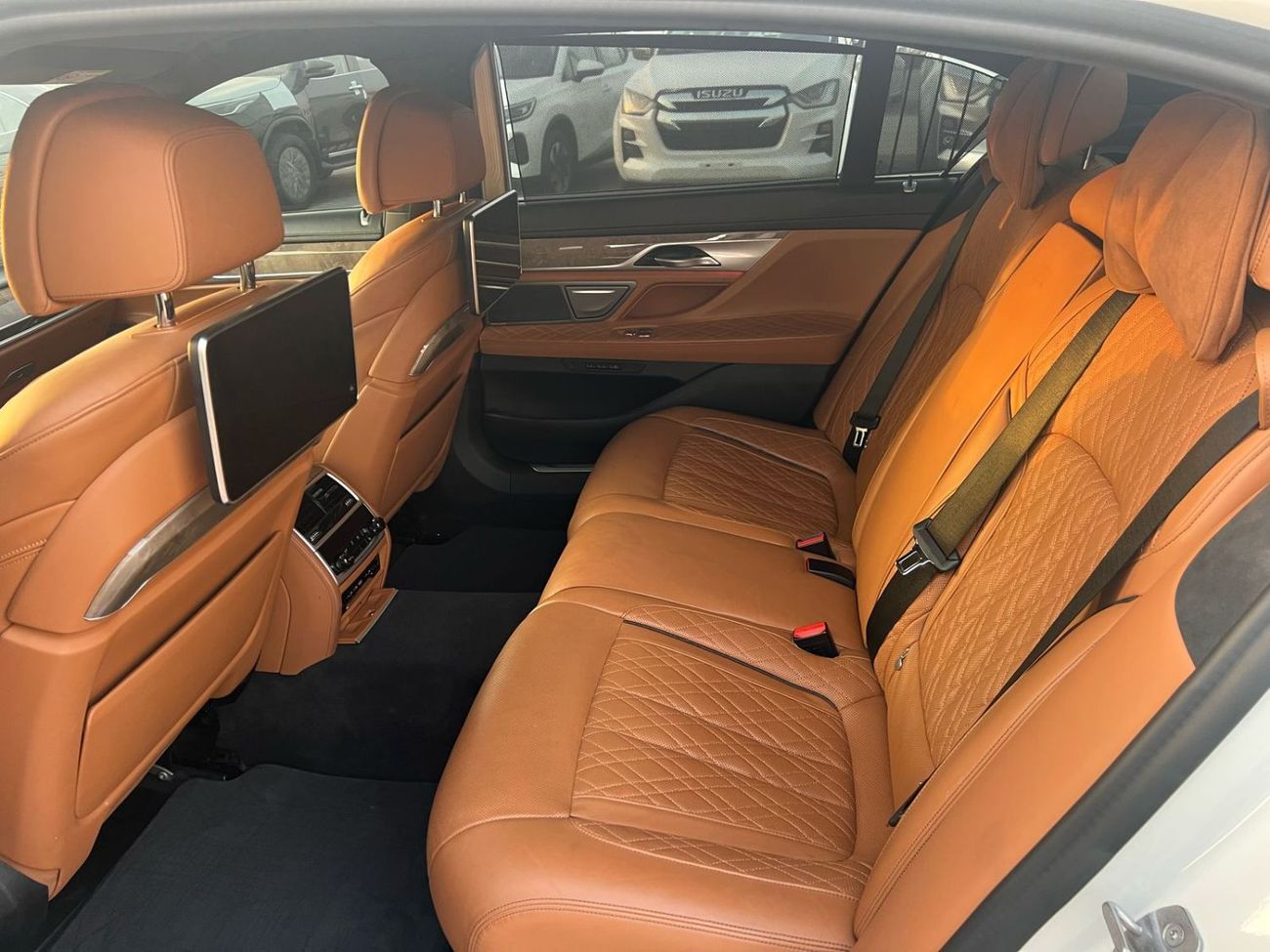 بي أم دبليو 740i BMW 740I 2021