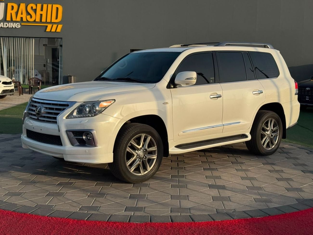Lexus LX570 NAVIGATION SPORT