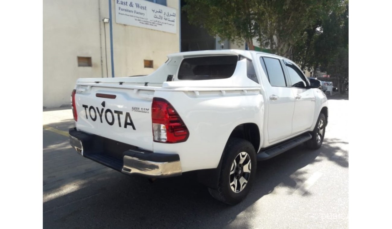 تويوتا هيلوكس Hilux pickup RIGHT HAND DRIVE (Stock no PM 768)