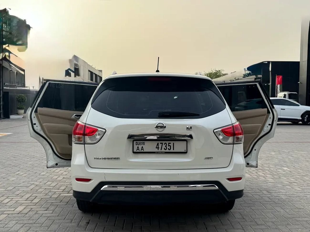 نيسان باثفايندر SV Platinum