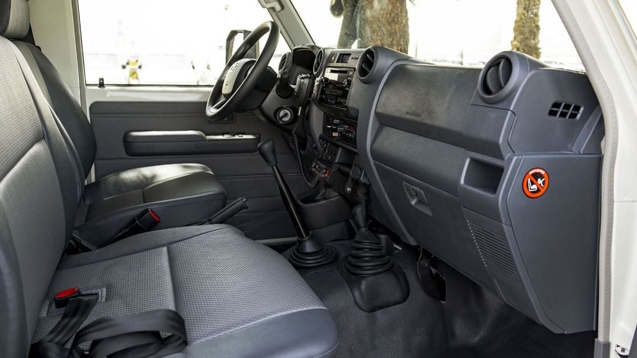 Toyota Land Cruiser 70 LC78 AMBULANCE 4.2D MT